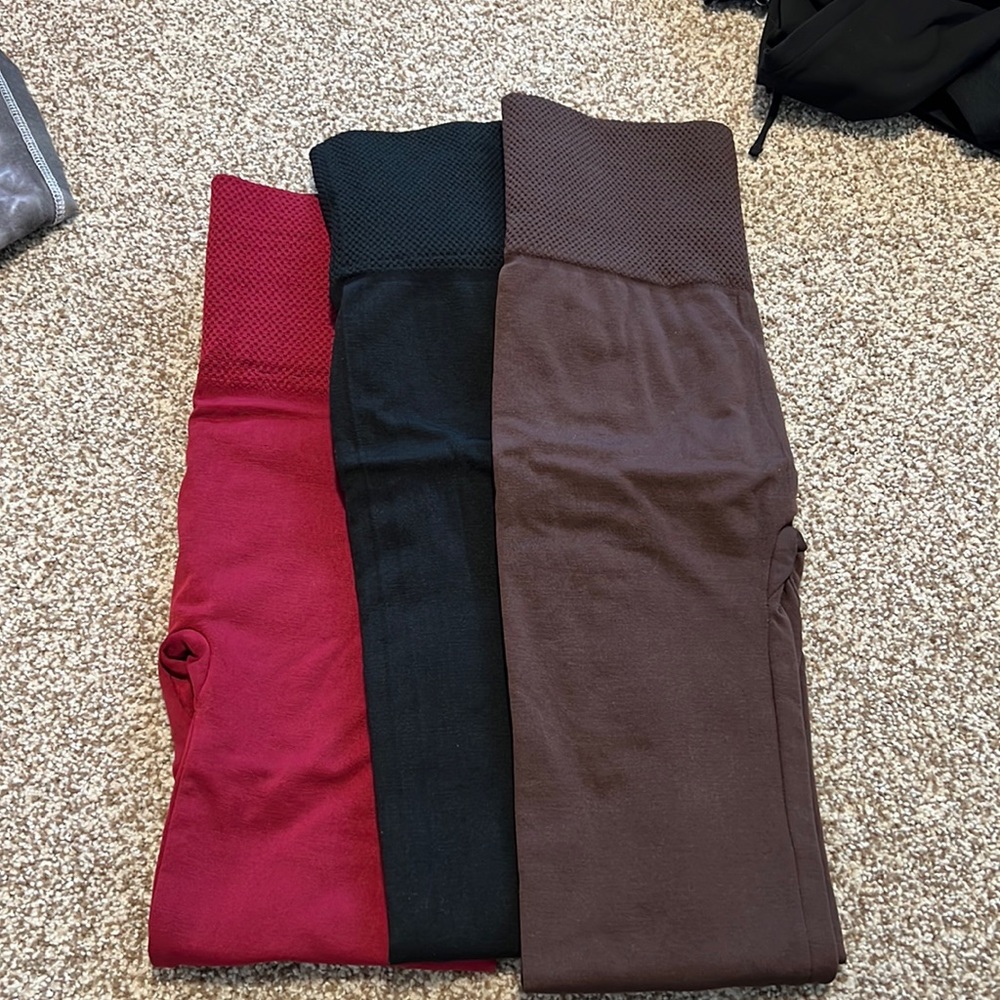 3 pack fleece leggings.